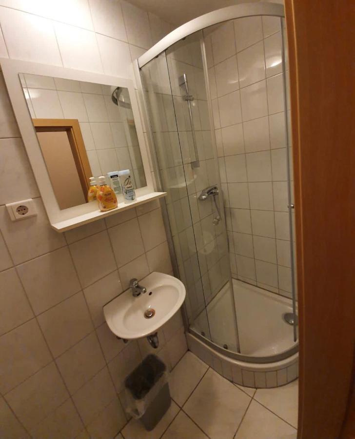 Unterkunfte Bora Gmbh Gaimersheim エクステリア 写真
